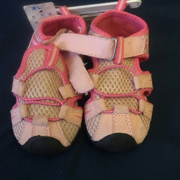 Water Shoes - Picture 2 of 5